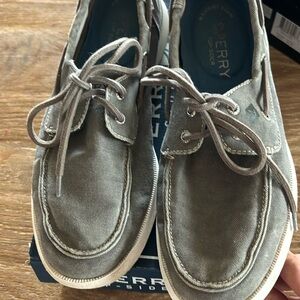 SPERRY Halyard Men  Grey 8.5 worn couple of times